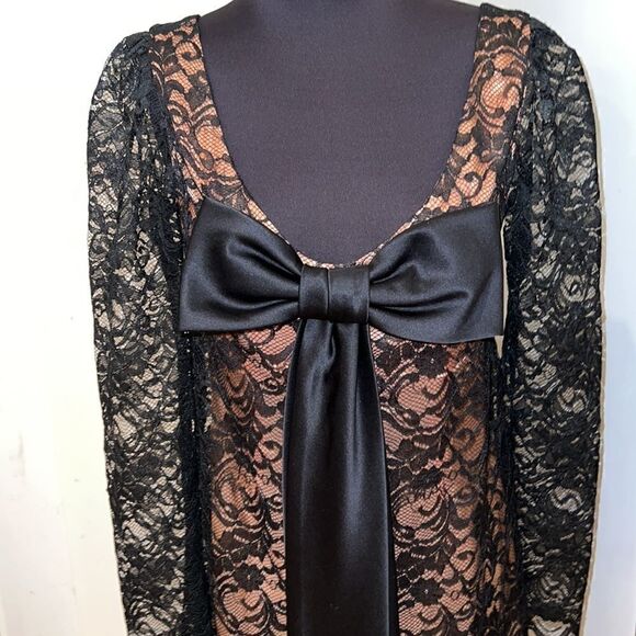Shareen
Vintage Dress lace with bow size 4 - Picture 2 of 5